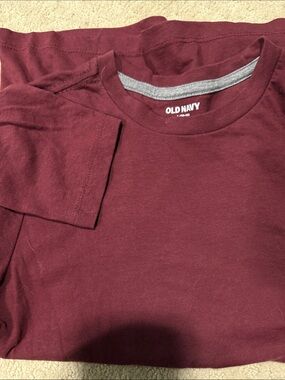 Old Navy Men's Maroon Short-Sleeve Crew Tee
